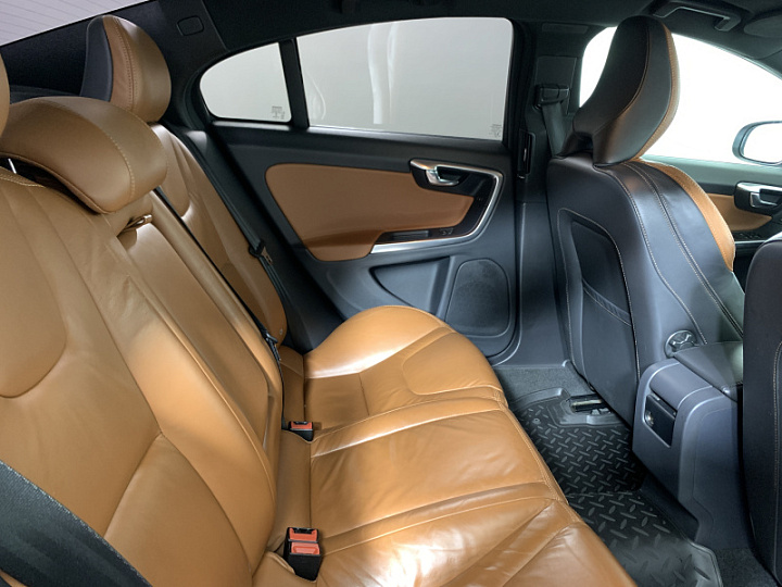 VOLVO S60 1.6, 2013 года, Робот, ЧЕРНЫЙ