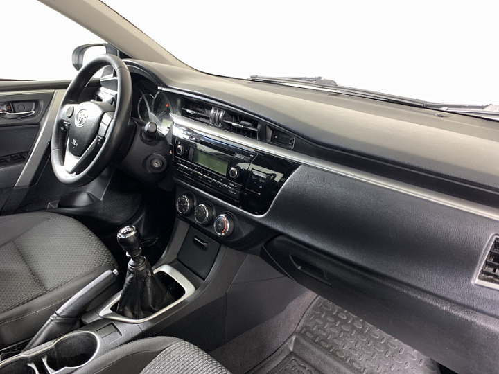 TOYOTA Corolla 1.5, 2013 года, Механика, Серебристый