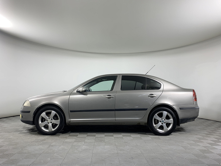 SKODA Octavia 2, 2008 года, Робот, Золотистый