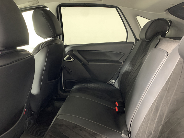 Lada Granta 1.6, 2023 года, Механика, БЕЛЫЙ