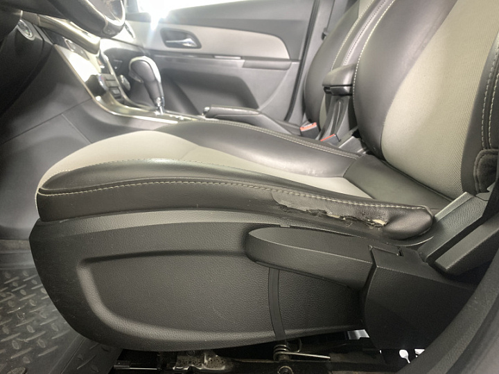 Chevrolet Cruze 1.8, 2013 года, Автоматическая, Белый