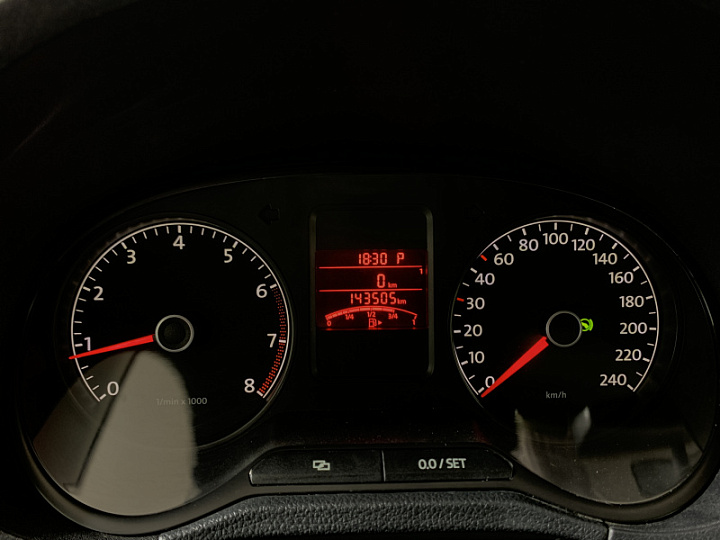 VOLKSWAGEN Polo 1.6, 2013 года, Автоматическая, ВИШНЕВО-КРАСНЫЙ