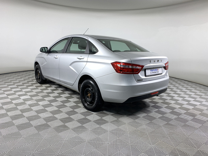 Lada Vesta 1.6, 2018 года, Механика, Серебристый