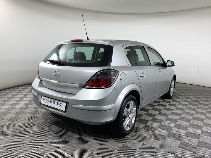 OPEL Astra 1.6, 2010 года, Робот, Серебристый