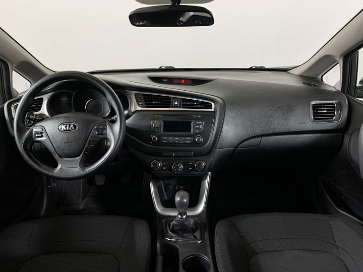 KIA Ceed 1.4, 2015 года, Механика, ЧЕРНЫЙ