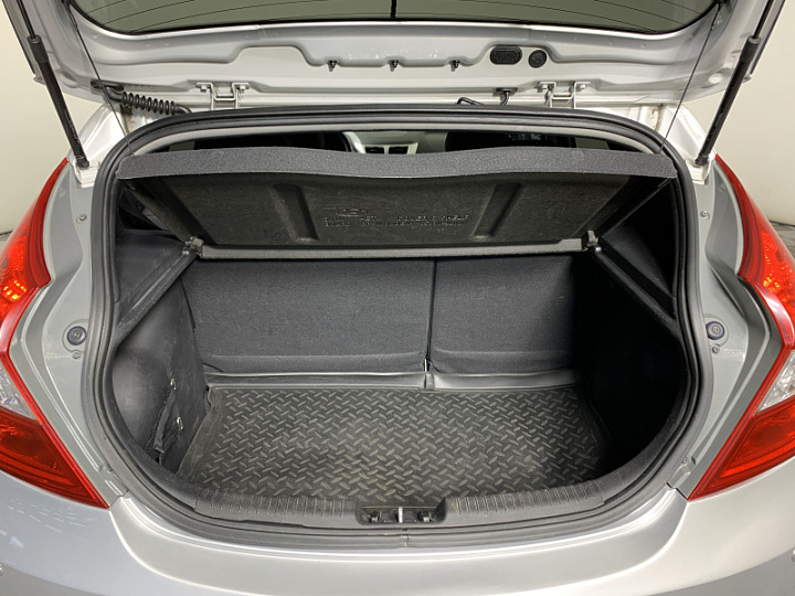 HYUNDAI Solaris 1.6, 2012 года, Автоматическая, Серебристый