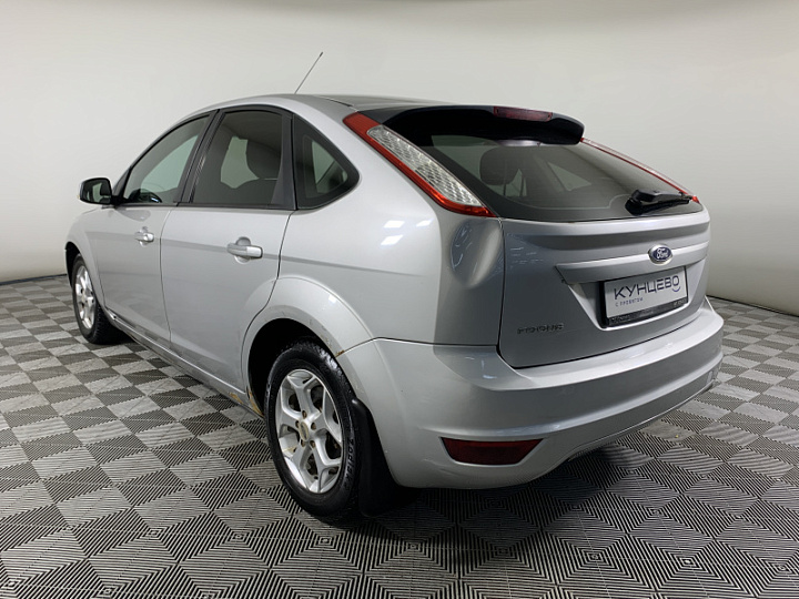 FORD Focus 1.6, 2010 года, Механика, Серебристый
