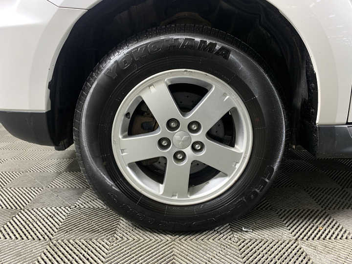 Mitsubishi Outlander 2, 2011 года, Вариатор, Белый