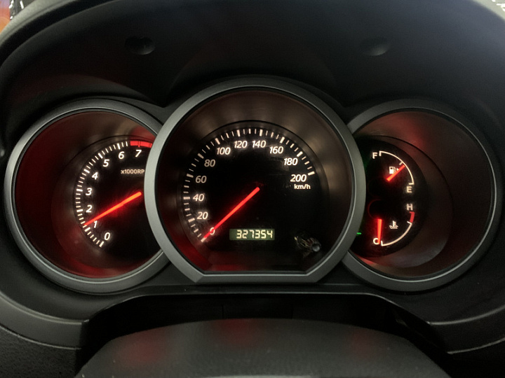 Suzuki Grand Vitara 2, 2005 года, Автоматическая, красный