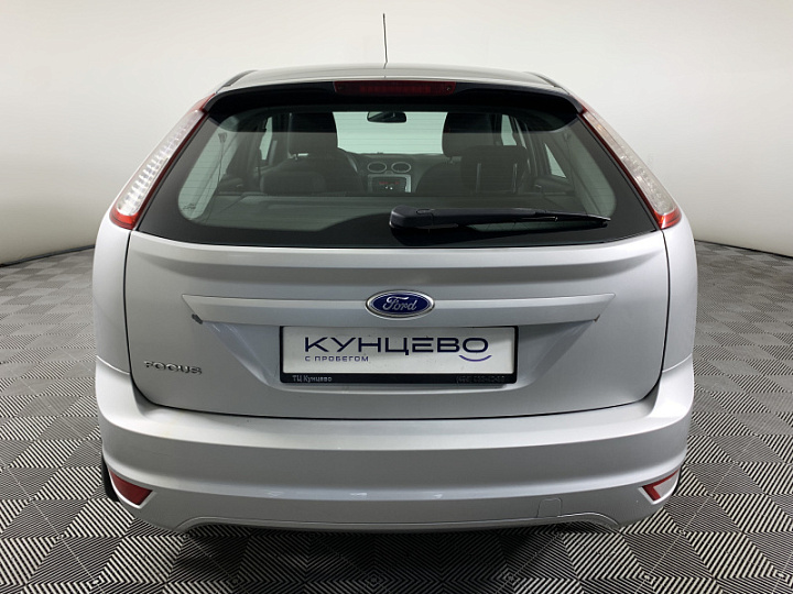 Ford Focus 1.6, 2010 года, Автоматическая, Серебристый