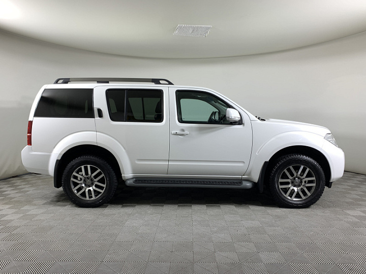 Nissan Pathfinder 2.5, 2011 года, Автоматическая, Не определен