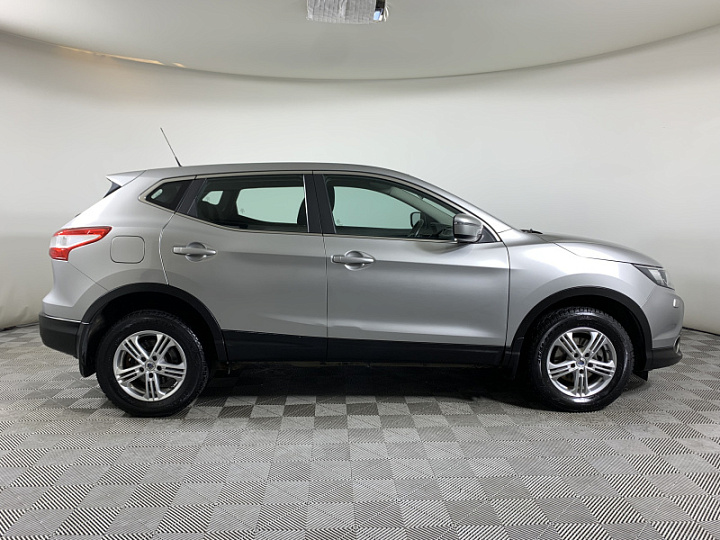 Nissan Qashqai 2, 2015 года, Механика, Серебристый