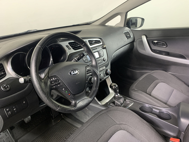 KIA Ceed 1.6, 2015 года, Механика, КОРИЧНЕВЫЙ