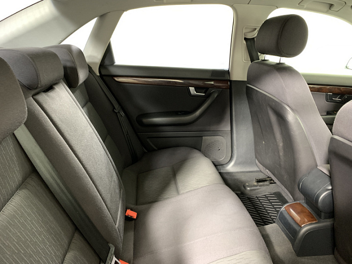 AUDI A4 2, 2006 года, Автоматическая, Серебристый