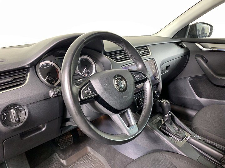 SKODA Octavia 1.4, 2018 года, Автоматическая, КОРИЧНЕВЫЙ