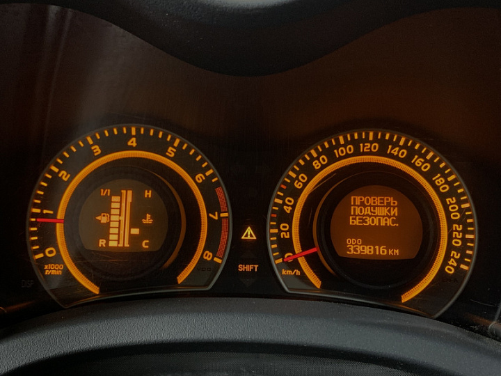 Toyota Auris 1.4, 2007 года, Механика, Серый
