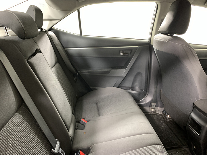 TOYOTA Corolla 1.5, 2013 года, Механика, Серебристый