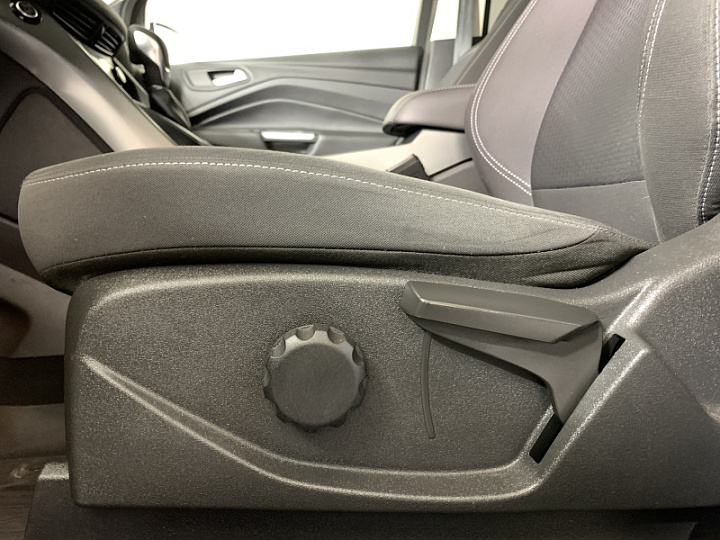 FORD Kuga 2.5, 2018 года, Автоматическая, БЕЛЫЙ