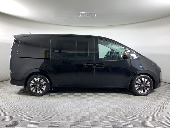 HYUNDAI Staria 2.2, 2022 года, Автоматическая, ЧЕРНЫЙ