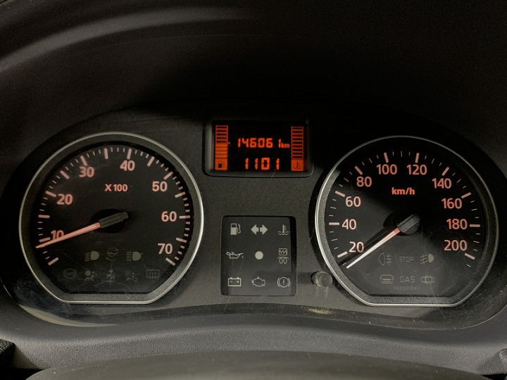 NISSAN Almera 1.6, 2015 года, Механика, Серебристый