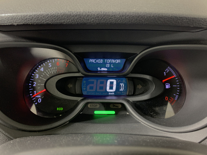 RENAULT Kaptur 1.6, 2017 года, Вариатор, БЕЛЫЙ