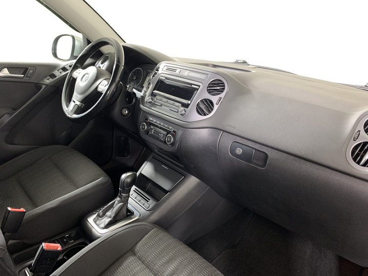VOLKSWAGEN Tiguan 2, 2011 года, Автоматическая, Серебристый