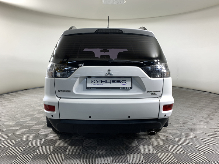 MITSUBISHI Outlander 2, 2011 года, Вариатор, БЕЛЫЙ