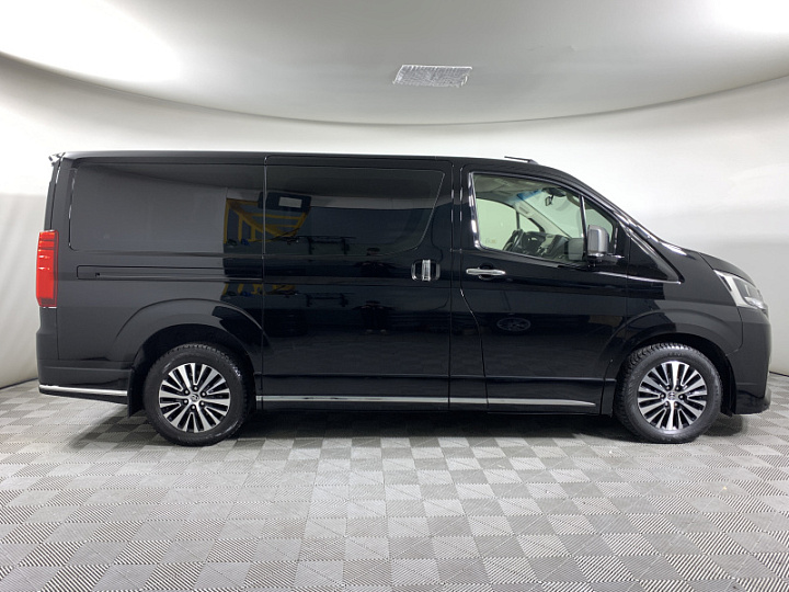 TOYOTA HiAce 2.8, 2020 года, Автоматическая, ЧЕРНЫЙ