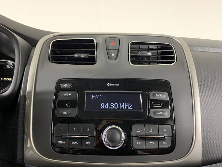RENAULT Sandero Stepway 1.6, 2019 года, Механика, БЕЛЫЙ