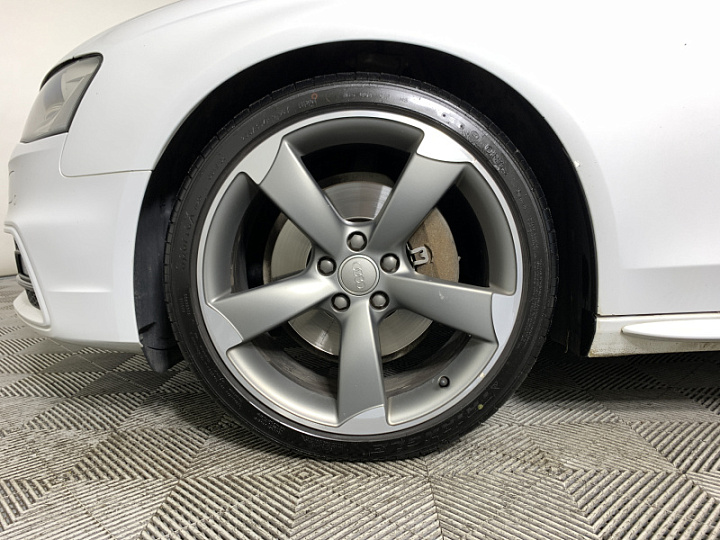 AUDI A4 2, 2014 года, Робот, БЕЛЫЙ