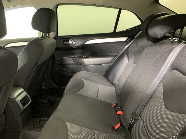 CITROEN C4 1.6, 2015 года, Механика, Серебристый