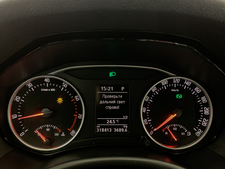SKODA Octavia 1.8, 2011 года, Робот, БЕЛЫЙ