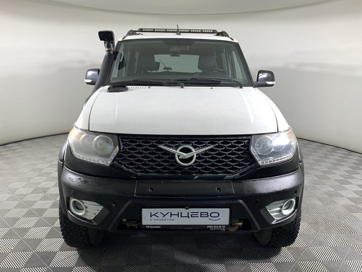 УАЗ Patriot 2.7, 2016 года, Механика, БЕЛЫЙ