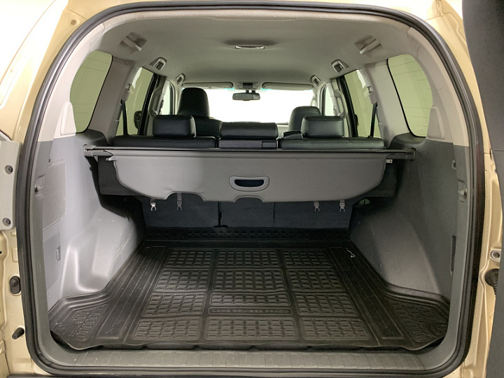 Toyota Land Cruiser Prado 3, 2011 года, Автоматическая, Бежевый