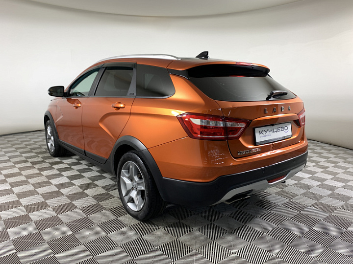 Lada Vesta 1.6, 2021 года, Вариатор, ОРАНЖЕВЫЙ