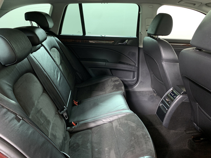SKODA Superb 2, 2013 года, Робот, ТЕМНО-БОРДОВЫЙ