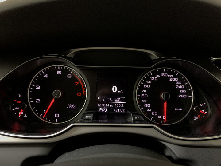 Audi A4 1.8, 2015 года, Вариатор, Черный