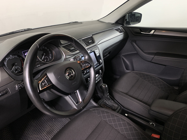 SKODA Rapid 1.4, 2019 года, Робот, Серебристый