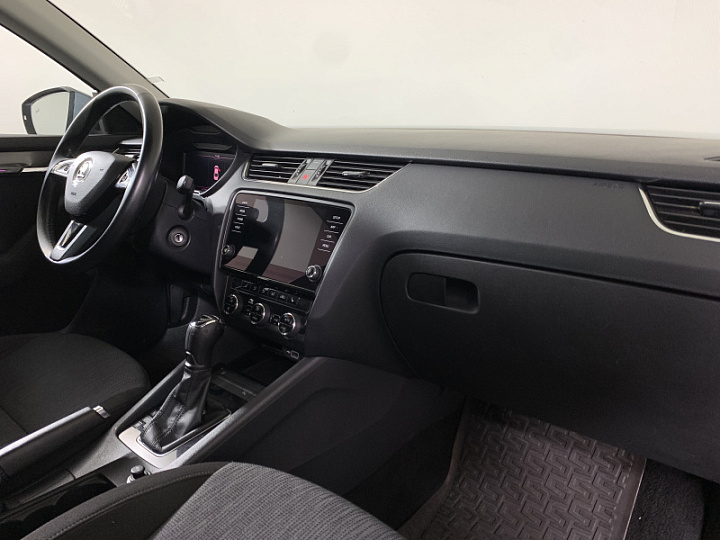 Skoda Octavia 1.6, 2019 года, Автоматическая, Серый