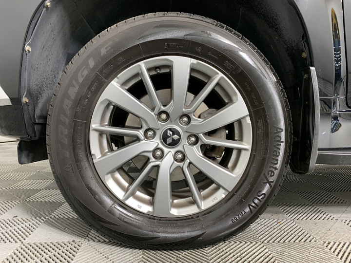 MITSUBISHI Pajero Sport 2.4, 2018 года, Автоматическая, ЧЕРНЫЙ