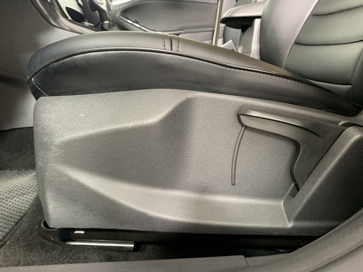FORD Focus 1.5, 2016 года, Автоматическая, Серо-коричневый