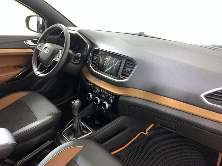 Lada Vesta 1.6, 2023 года, Механика, ОРАНЖЕВЫЙ