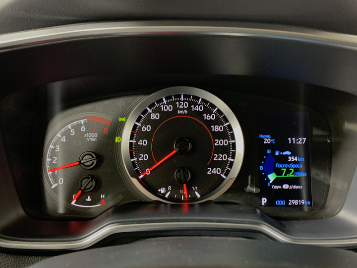 TOYOTA Corolla 1.6, 2022 года, Вариатор, БЕЛЫЙ