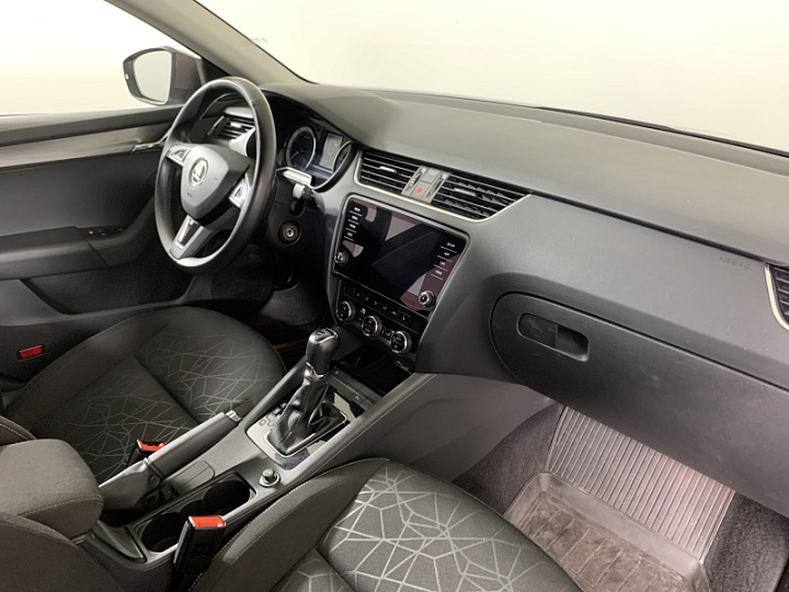 SKODA Octavia 1.4, 2019 года, Робот, КОРИЧНЕВЫЙ