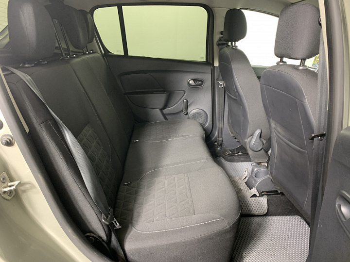 RENAULT Sandero Stepway 1.6, 2015 года, Механика, БЕЖЕВЫЙ