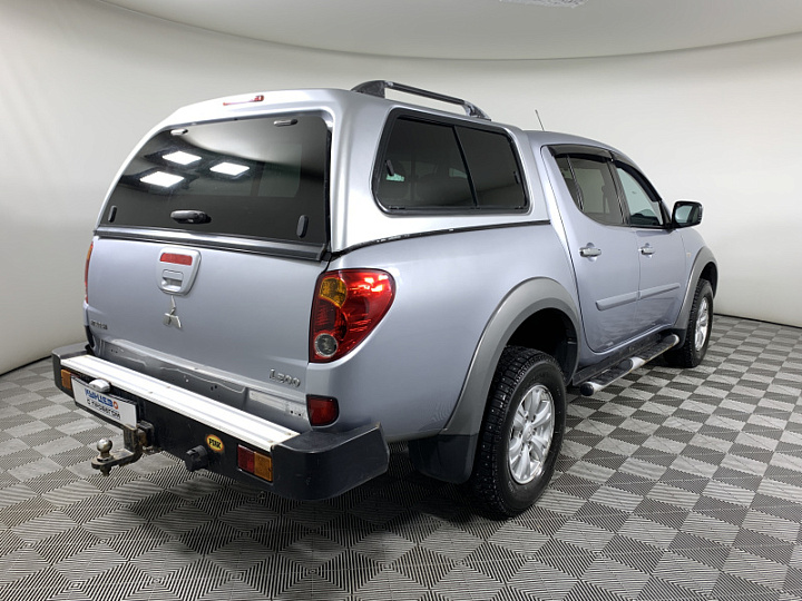 MITSUBISHI L200 2.5, 2013 года, Автоматическая, Серебристый