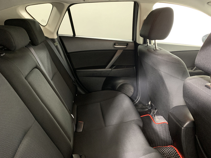 MAZDA 3 1.6, 2011 года, Автоматическая, Серебристый
