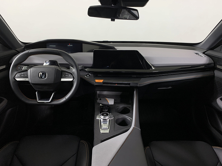 CHANGAN UNI-V 1.5, 2023 года, Робот, ЧЕРНЫЙ