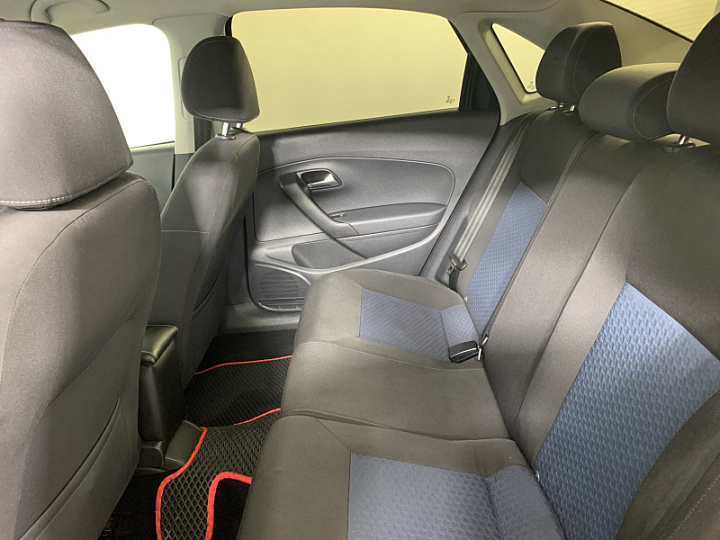 VOLKSWAGEN Polo 1.6, 2013 года, Автоматическая, ЧЕРНЫЙ