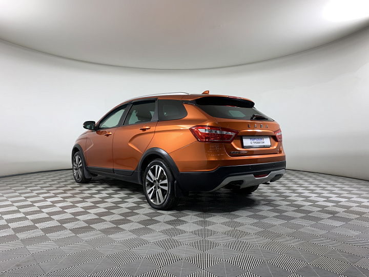 Lada Vesta 1.8, 2018 года, Робот, ОРАНЖЕВЫЙ